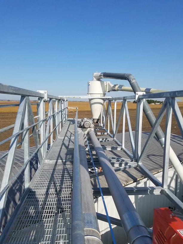 Conveyor-for-grain-outside-2